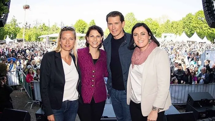 Die ÖVP-Regierungsriege Bogner-Strauß, Edtstadler, Kurz und Köstinger beim "Famlienfest" im Schönbrunner Schlosspark am 1. Mai