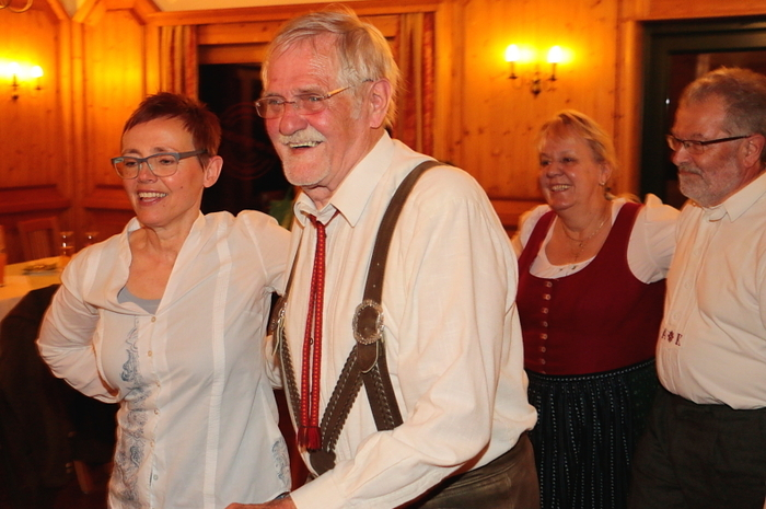 Klicken Sie sich durch die Fotos vom schwungvollen Tanzabend am Freitag!