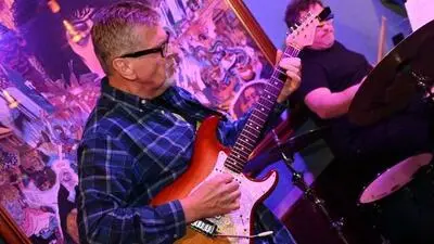 Auch der ehemalige „Attack“-Gitarrist Wolfgang Peisser spielte wieder groß auf 
