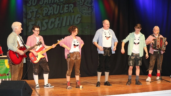 Ein Fixprogramm vor der Pause sind die „St. Pauler Lumpalan“ mit ihren Lebensweisheiten.