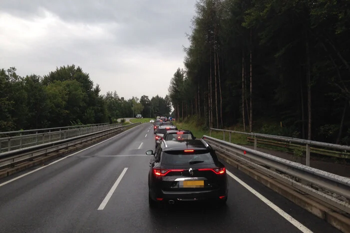 Ebenfalls auf der B100
