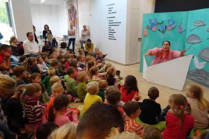 In der Bibliothek Lannach führte das Quasi-Quasar-Theater das Stück "Das kleine Ich-Bin-Ich" auf.