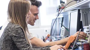 Am neuen Masterlehrgang „System Test Engineering“ werden komplexe Systeme getestet