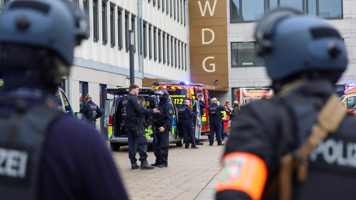 Im Wuppertal kam es in einem Gymnasium zu einer mutmaßlichen Messerattacke