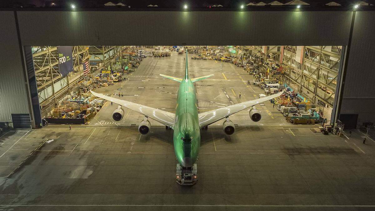 Der letzte Jumbo-Jet vom Typ 747 verlässt das Boeing-Werk in Everett