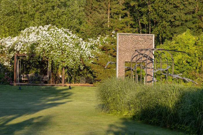 Perners Großvater war es, der 1927 hier, direkt am Weizbach, ein Haus baute. „Ich bin hier geboren“, erzählt der 68-Jährige, dessen Frau Sylvia Perner 1979 hier einzog.