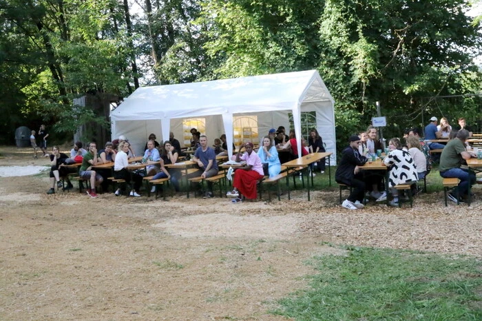 Beim „Mühlenrauschen“ am Wayerfeld unter anderen gesichtet: Bürgermeister Martin Kulmer, Diakon Josef Lagler, Tierarzt Wolfgang Liebich sowie die pensionierte Schuldirektorin Ingrid Zemrosser.