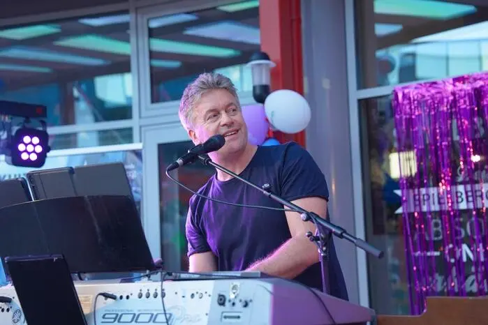 . . . sorgten am Abend Uwe Schmidt & friends mit Live-Musik für ausgelassene Stimmung.