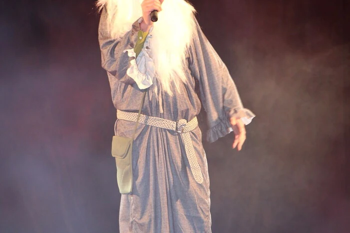 Als Moderator und Akteur brillierte Ferdi Hilweg (Foto).