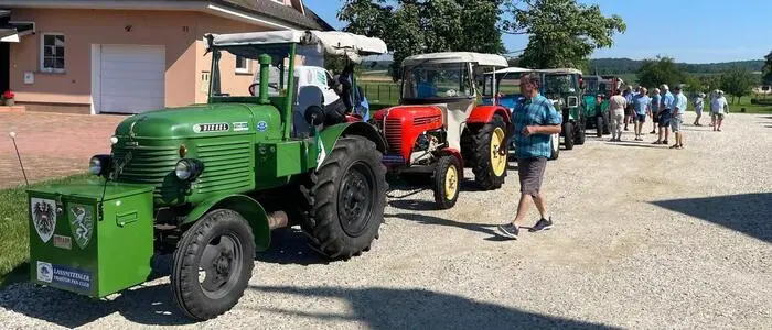 Acht Traktoren machten sich mit dem Laßnitztaler Traktor-Fanclub auf eine viertägige Tour durch Slowenien