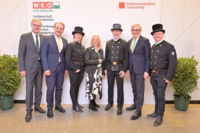 WK-Spitze mit Rauchfangkehrer-Innung: Direktor Karl-Heinz Dernoscheg, Vizepräsidenten Andreas Herz und Gabriele Lechner sowie WK-Präsident Josef Herk