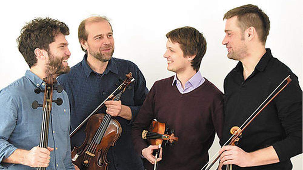 Impresario Florian Hasenburger (3. von links) ist mit seinem Kainberg Quartet und auch im Ensemble Momentum selbst im Einsatz 