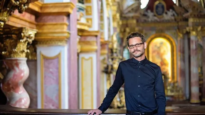Das Bild zeigt Peter Frisée