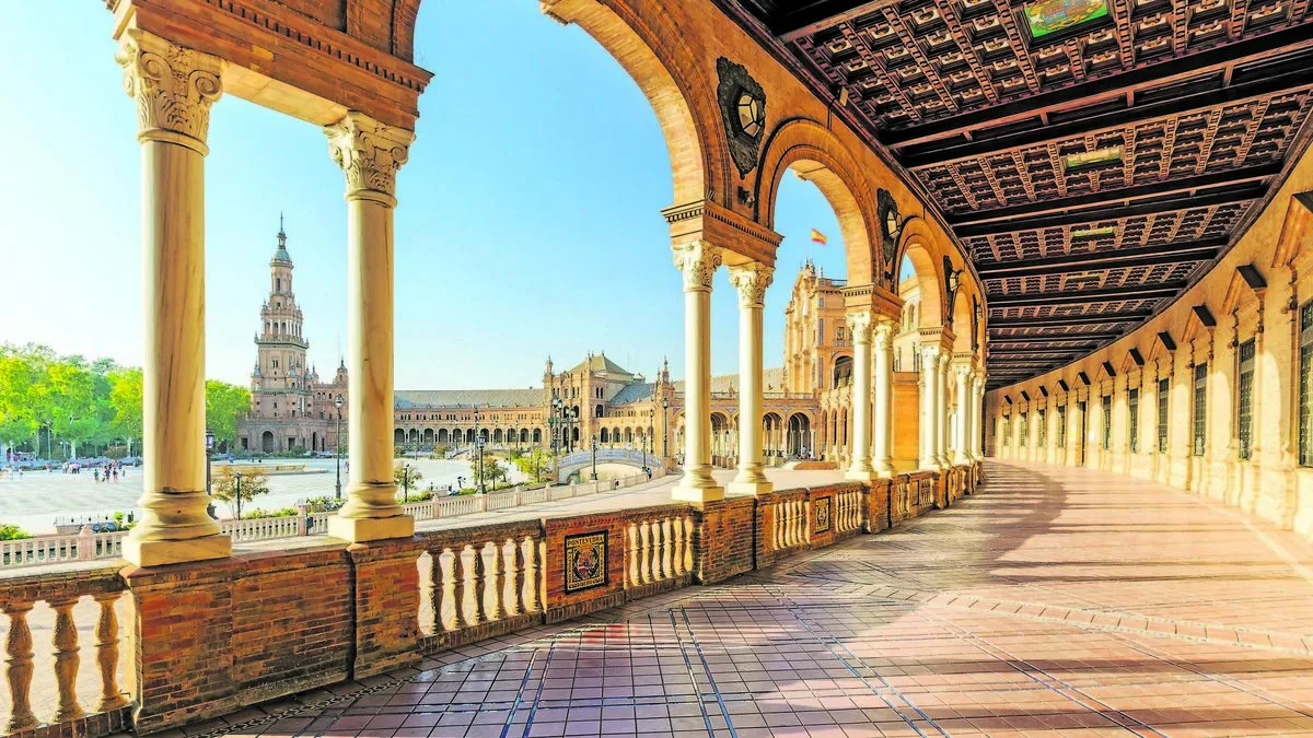 Einfach magisch: Die Plaza de Espana ist eines der beeindruckendsten Wahrzeichen in Sevilla