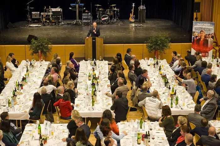 AK-Präsident Josef Pesserl zog in seiner Festrede Bilanz. Innerhalb der vergangenen fünf Jahre habe die Arbeiterkammer 1,5 Millionen Beratungen beziehungweise Rechtsauskünfte durchgeführt.