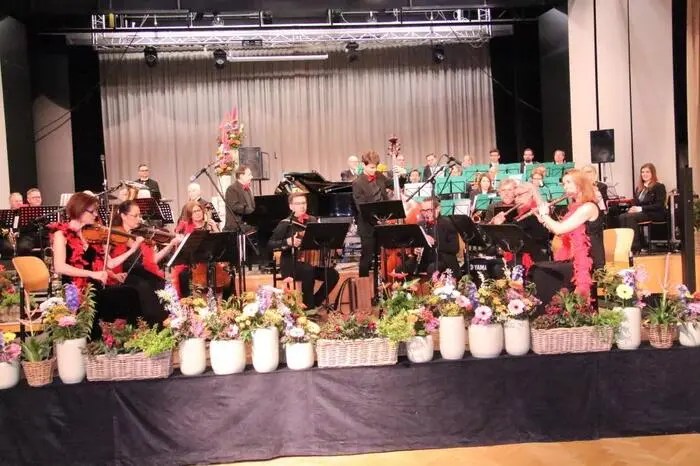 Beim fulminanten Neujahrskonzert in den Stadtsälen spielten das Egerländer-Ensemble der Bergkapelle Hödlgrube-Zangtal, die Big Band der Werkskapelle Bauer und das Salonorchester der Musikschule Voitsberg auf und begeisterten die zahlreichen Besucher. 
 