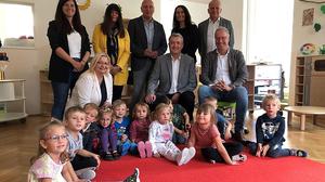 Seit Montag ist die Kinderkrippe in Betrieb, das freut sowohl Jung als auch Älter