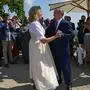 Ex-Außenministerin Karin Kneissl mit Russlands Präsident Putin bei ihrer Hochzeit in Gamlitz