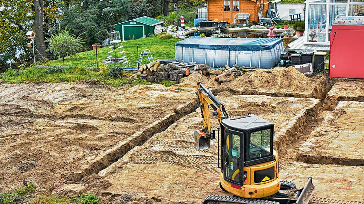 Wer direkt mit seinem Grundstück an einen Bauplatz angrenzt, hat als Anrainernachbar Parteistellung 