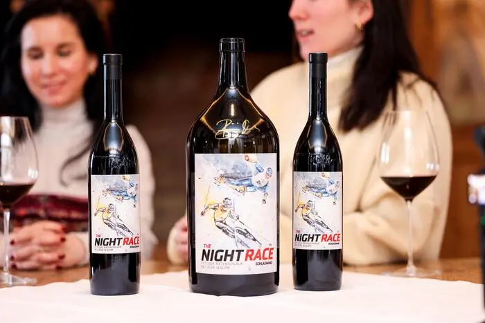 Das Etikett stammt vom Künstler Erwin Kastner.