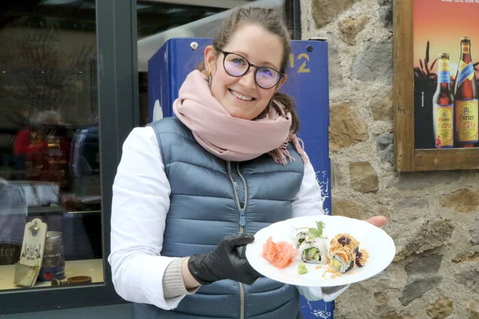 So bestand unter anderen den ganzen Tag über bei den 58 Mitgliedsbetrieben aus den Bezirken St. Veit und Feldkirchen die Möglichkeit, kulinarische Schmankerln zu verkosten oder nach Geschenksartikeln Ausschau zu halten.