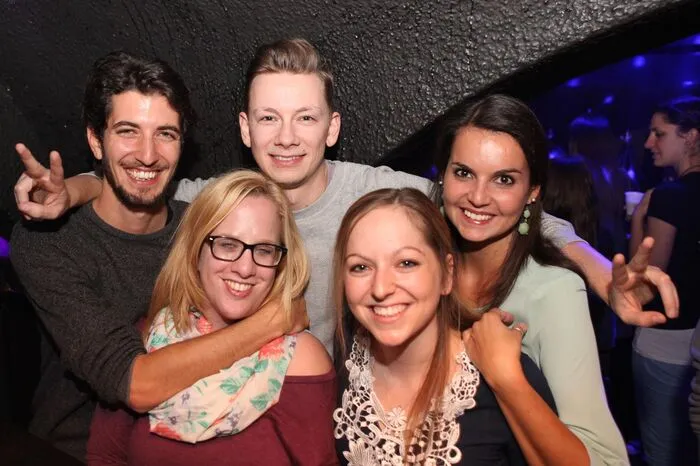 Bitte klicken Sie sich durch die Bilder. . .
