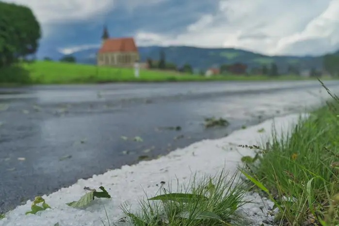 In Maria Lankowitz wurden fünf Zentimeter große Hagelkörner gemessen. Nicht so groß waren die Körner, die in der Murtaler Gemeinde St. Marein-Feistritz an diesem Mittwochnachmittag vom Himmel gefallen sind (Bild).