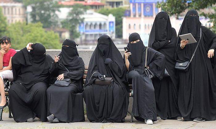 Frauen im Niqab 