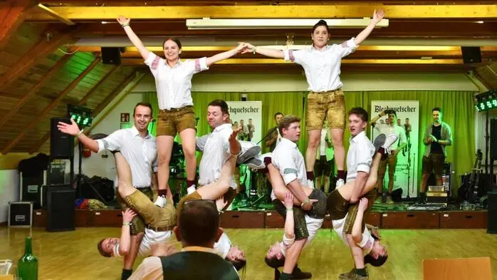 Ins Kathreinerhaus luden die Landjugendmitglieder St. Kathrein am Offenegg ihre Gäste am Samstag zum Steirerball. 