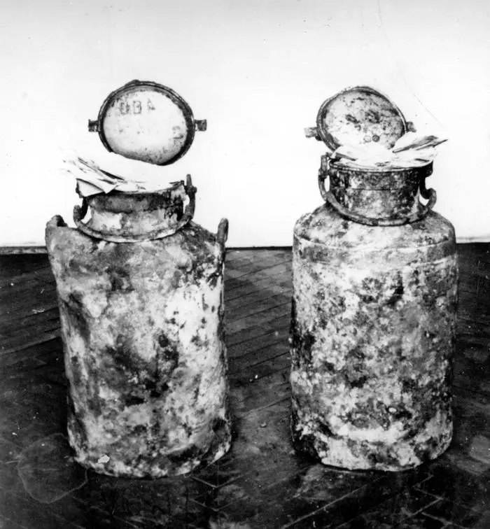 Ghetto of Warsaw. The hiding place of the Ringelblum archives Ghetto of Warsaw. The hiding place of the Ringelblum archives 20th Poland - World War II Jewish Documentation Center PUBLICATIONxINxGERxSUIxAUTxONLY Copyright: xPhoto12/ArchivesxSnarkx DFS09A06_335  