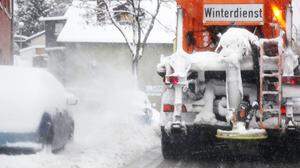 Winter, Schnee und Unfallzeit: Mehr als 800 Tonnen Salz streut die Straßenmeisterei Voitsberg diesen Winter. Die Mitarbeiter fahren von vier Uhr bis 21 Uhr durchgehend