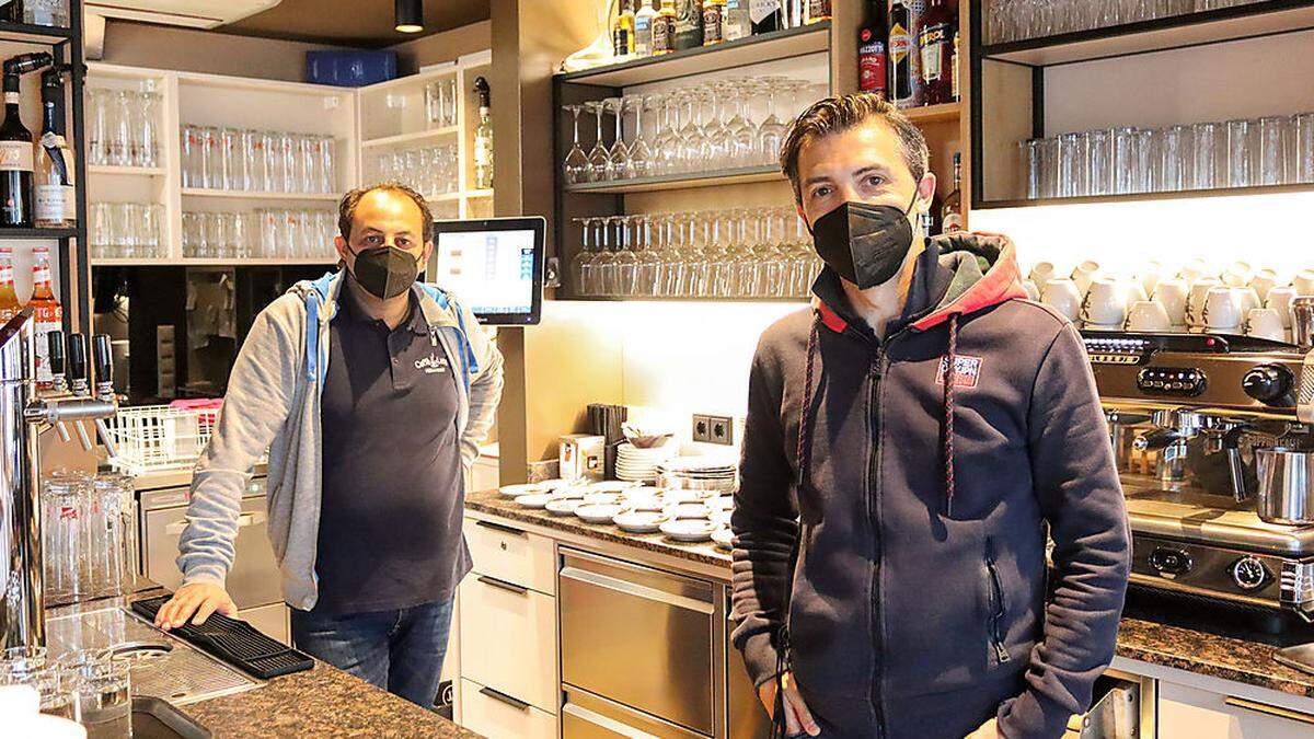 Von links: Salvatore Virzi und Stefano Lacagnina vom &quot;Caffe Latte&quot; in Völkermarkt