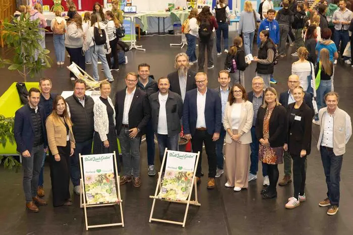 Bürgermeister Marcus Martschitsch begrüßte gemeinsam mit zahlreichen Vertreterinnen und Vertretern aus Politik, Wirtschaft und Bildung die Gäste und unterstrich die Bedeutung der Messe für die Jugend und die Region.