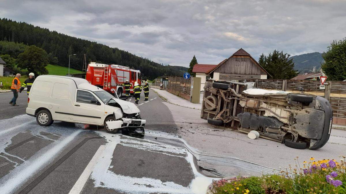 Die beiden Fahrzeuglenker blieben unverletzt