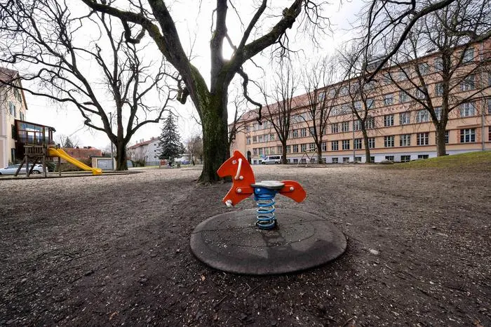 Der Spielplatz am Fröbelpark wird erneuert – das ist so dringend, dass es vorgezogen wird