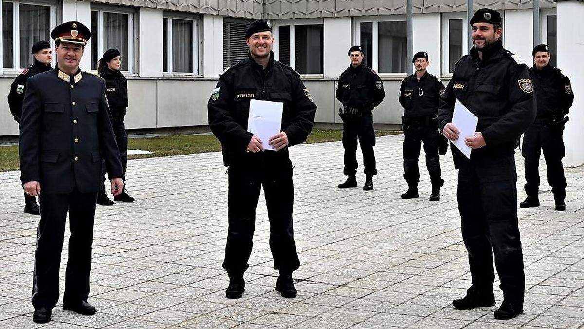 Landespolizeidirektor Gerald Ortner mit Chefinspektor Daniel Dissauer und Chefinspektor Jörg Otter  