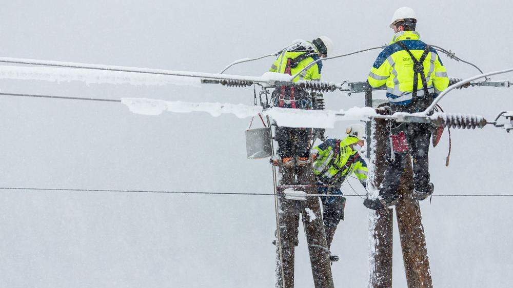 Es sind harte Winter, die die Kärnten Netz-Monteure bewältigen müssen, damit der Strom ungehindert alle Haushalte erreichen kann