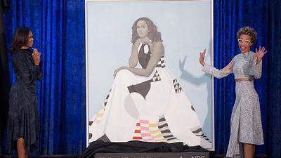 Michelle Obamas Porträt wird wegen großen Andrangs umgehängt