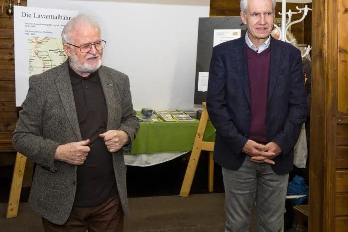 Museumsleiter Dietmar Rauter und Andreas Röcker haben die Entwicklung der Linie Zeltweg–Wolfsberg (125 Jahre) sowie Unterdrauburg–Wolfsberg (146 Jahre) auf 32 Schautafeln dokumentiert.
