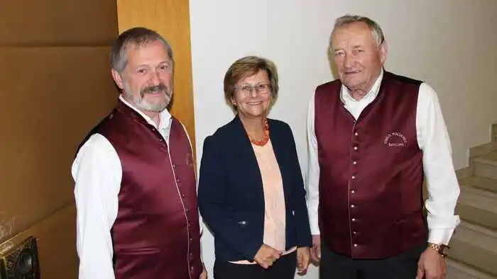 Freundlich empfangen wurden die Gäste von den Sängern selbst.