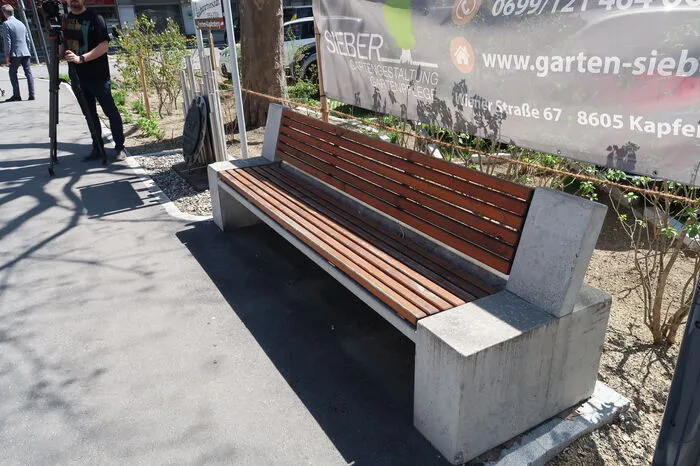 Auch Sitzgelegenheiten findet man vor Ort.