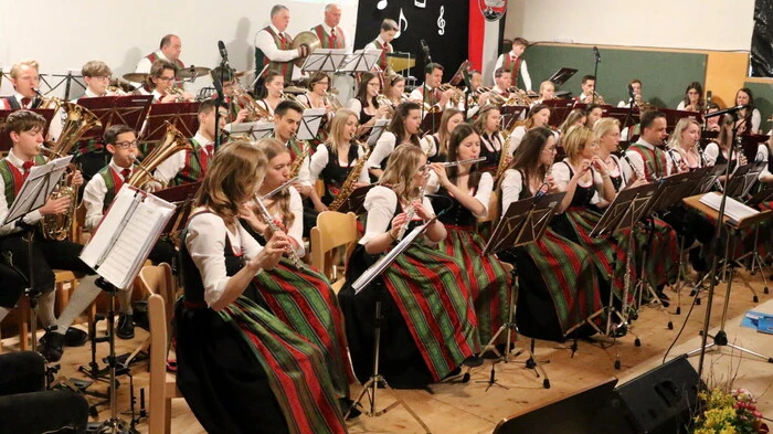 Im Bildungszentrum Metnitz ging am Samstag und Sonntag das Frühlingskonzert der örtlichen Schützenkapelle unter Kapellmeister Johann Droneberger über die Bühne.