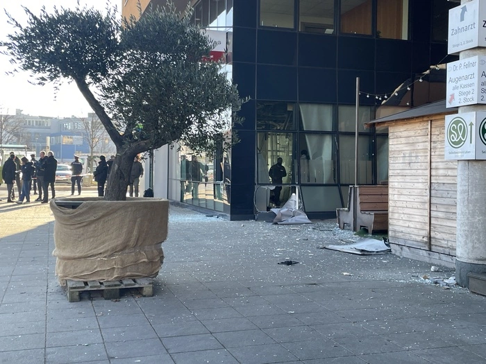 Das Foyer der Bank dürfte komplett zerstört worden sein 