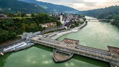 In Lavamünd musste Fischtreppe wegen Platzmangels in die Drau hinein gebaut werden