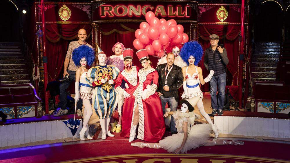 Zwischen den Roncalli- Aufführungen kaperte die Life-Ball-Crew um Gery Keszler das Zirkuszelt