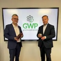GWP-Gründer Norbert Juschicz mit dem neuen CEO Kurt Ternegg (rechts)