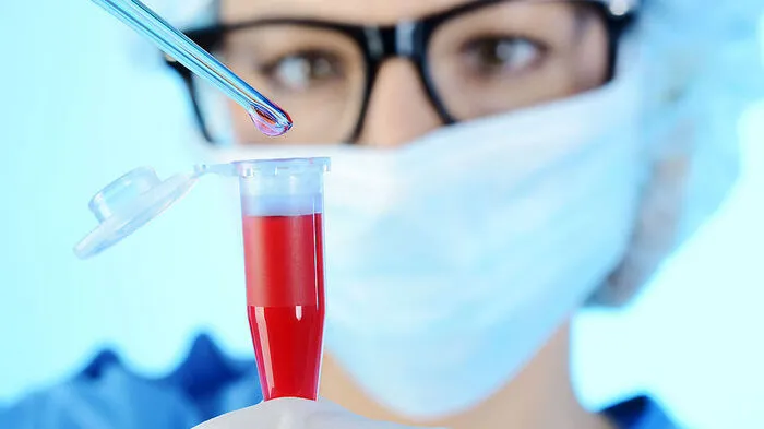 Das einzige Gegenmittel bei schwerem Verlauf der Erkrankung "Cold Agglutinin Disease" war bis jetzt  eine regelmäßige Bluttransfusion