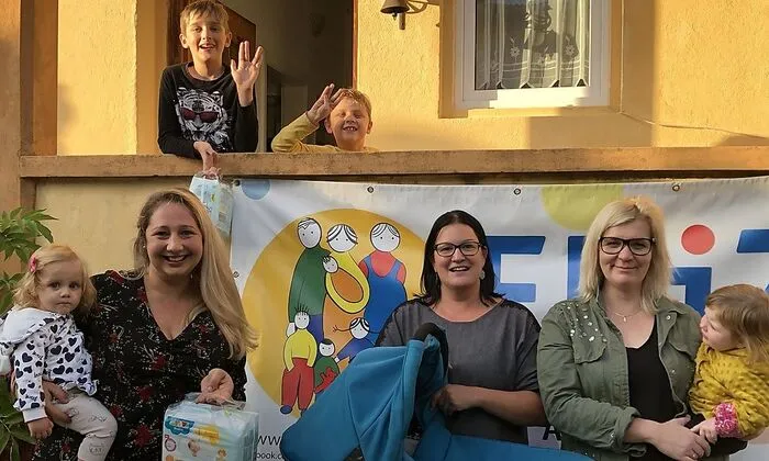 Andrea Cechak-Pötscher, Familienintensivbetreuerin Gabriele Kreulitsch und Jana Kubove (von links)