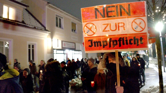 "Nein zur Impfpflicht" war eine der zentralen Botschaften des Corona-Marsches in Gleisdorf am Sonntag.