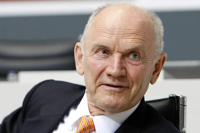 25 Jahre lang war er bei Volkswagen das Gesetz: zuerst als Vorstandschef, dann als Boss des Aufsichtsrats und Aktionär. Jetzt ist Ferdinand Piëch endgültig weg und legte auch sein letztes Automandat nieder.